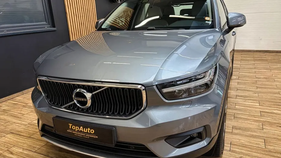 VOLVO XC40 -