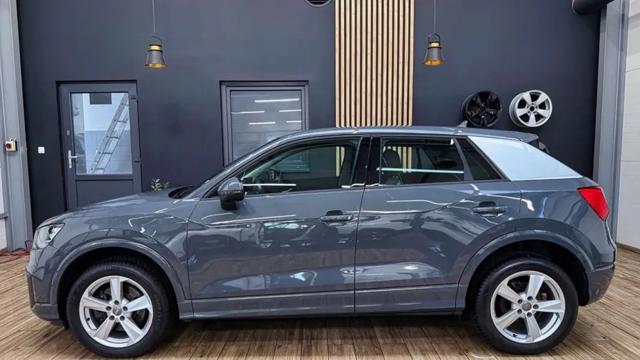 AUDI Q2 -