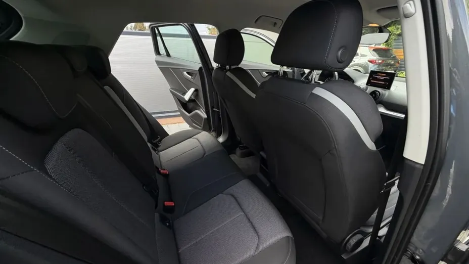 AUDI Q2 -