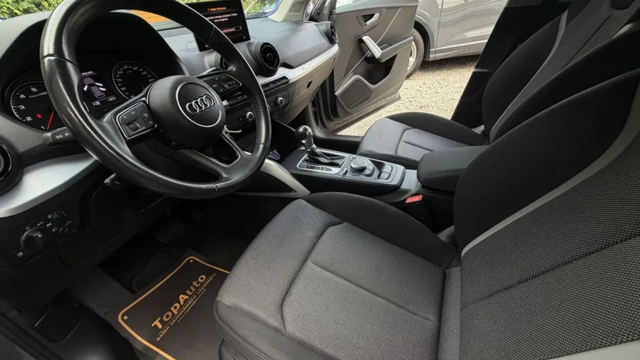 AUDI Q2 -