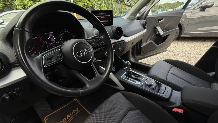 AUDI Q2 -