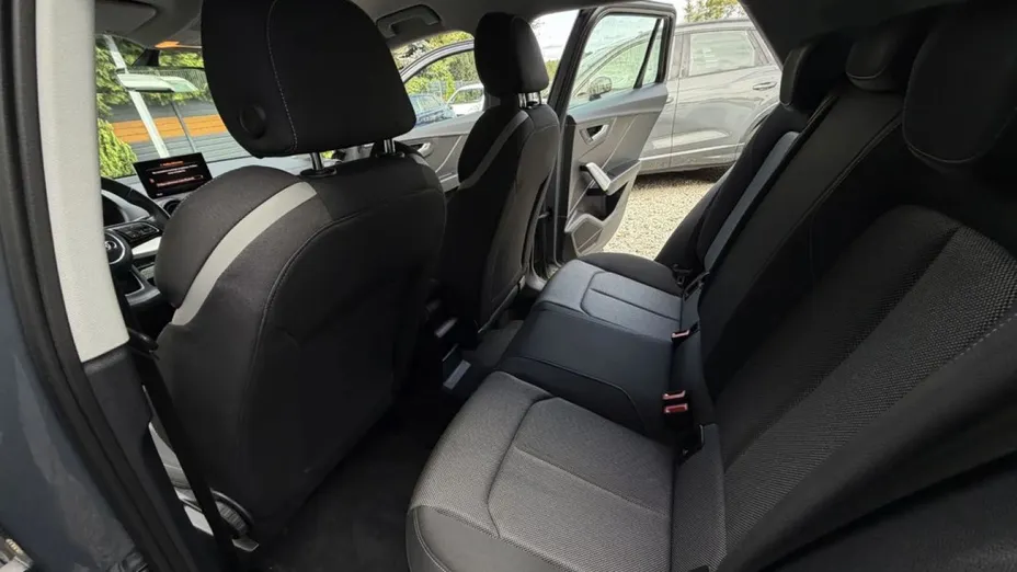 AUDI Q2 -