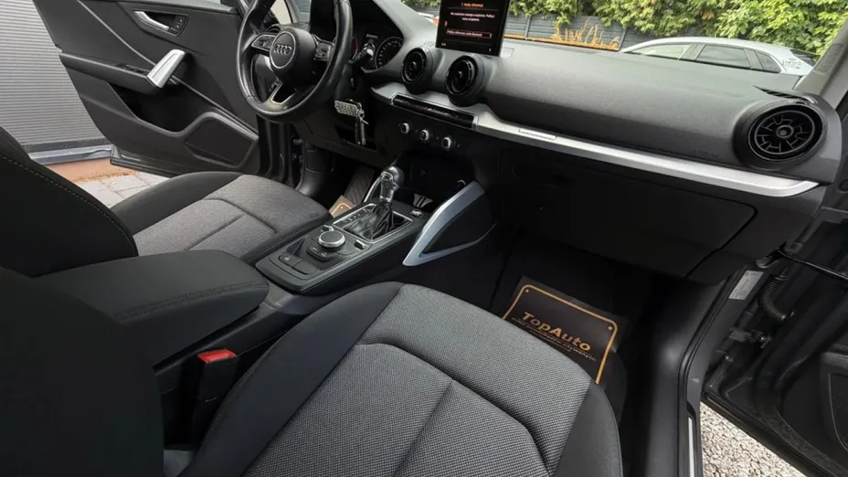 AUDI Q2 -