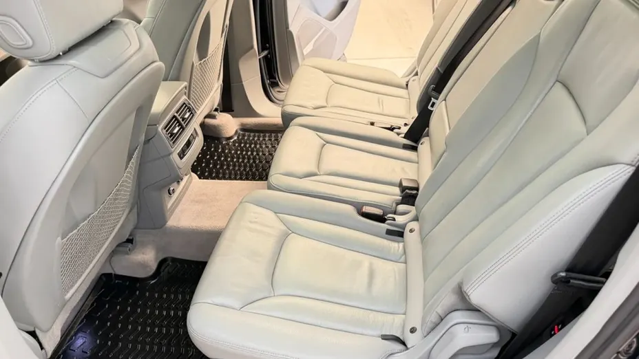 AUDI Q7 -