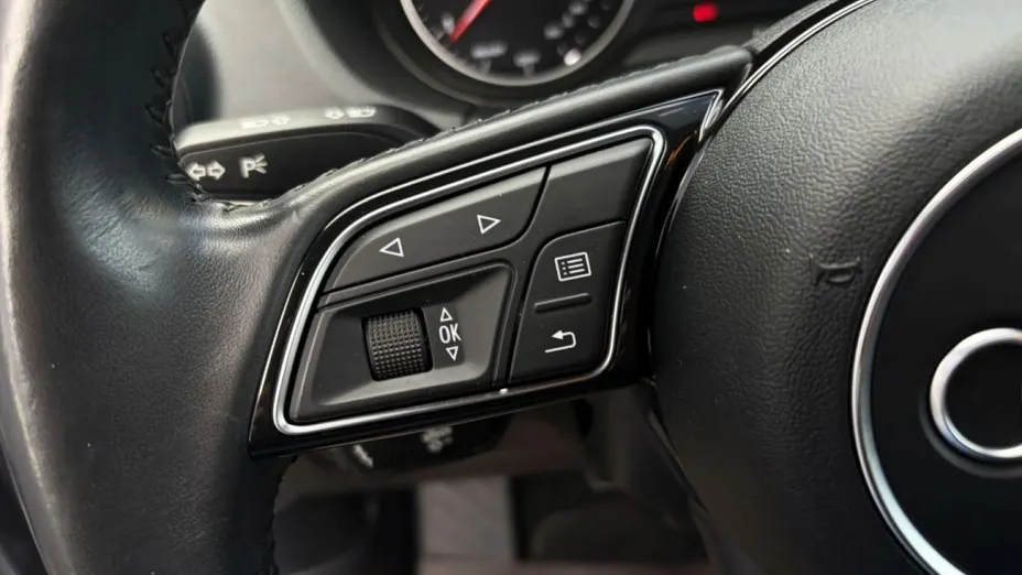 AUDI Q2 -