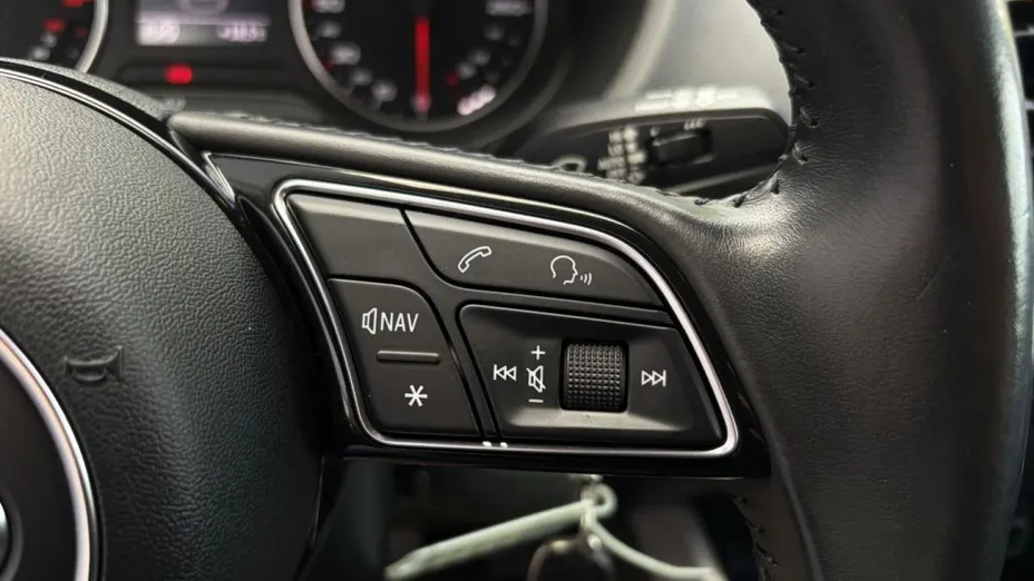 AUDI Q2 -