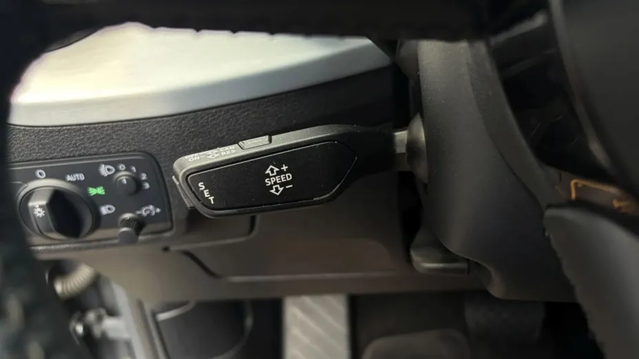 AUDI Q2 -