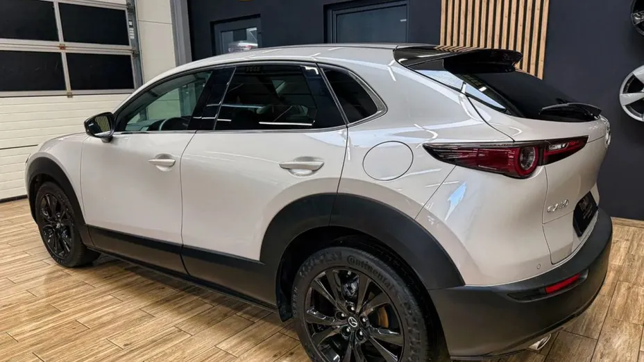 MAZDA CX-30 -