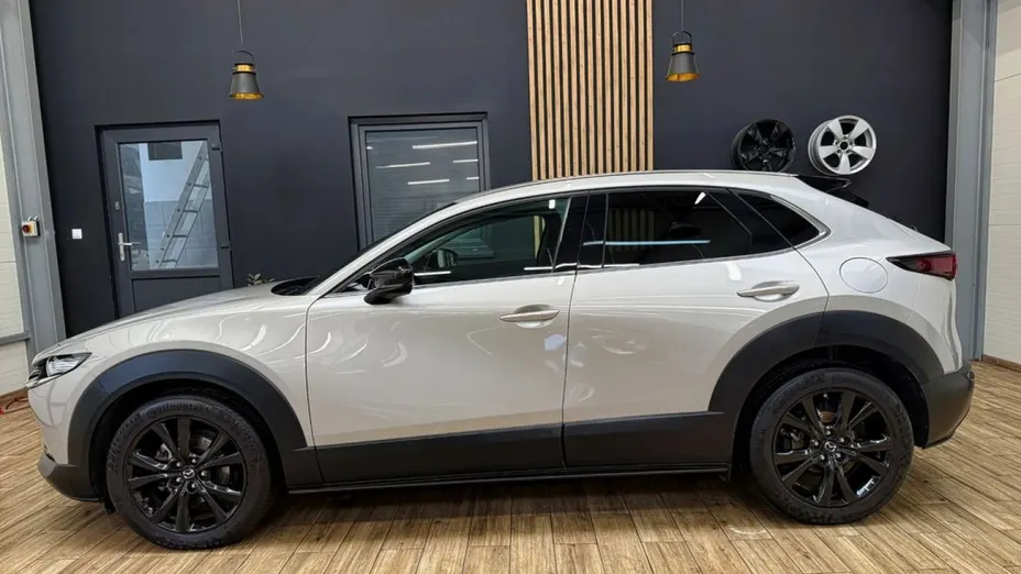 MAZDA CX-30 -