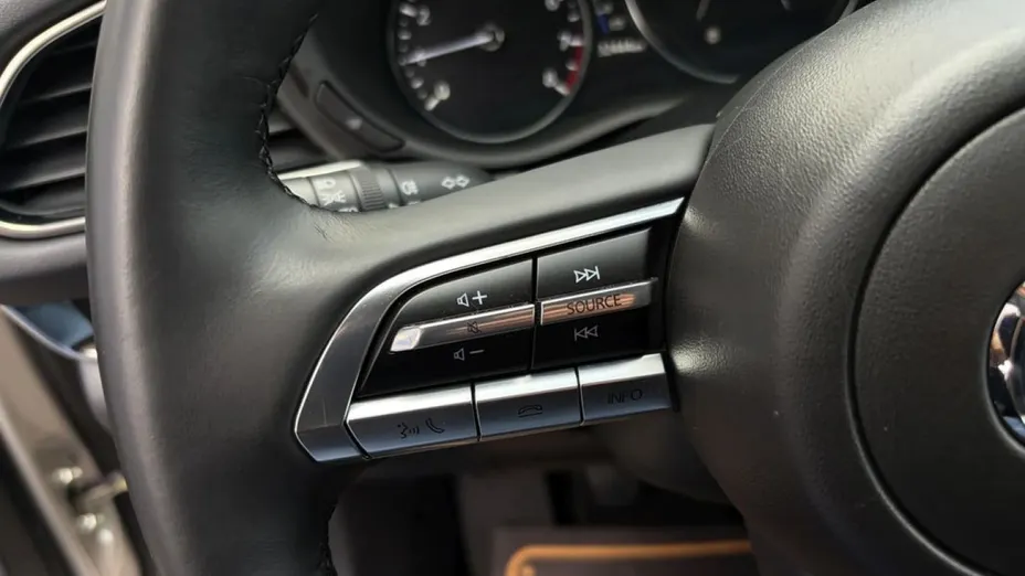 MAZDA CX-30 -