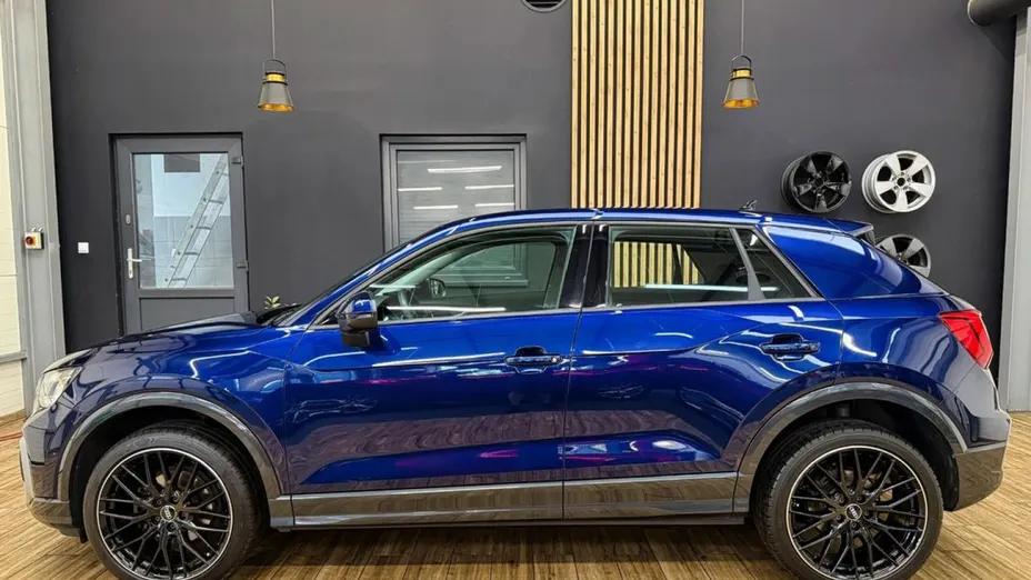 AUDI Q2 -