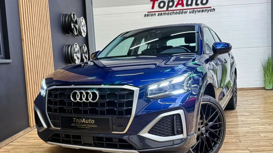 AUDI Q2 -