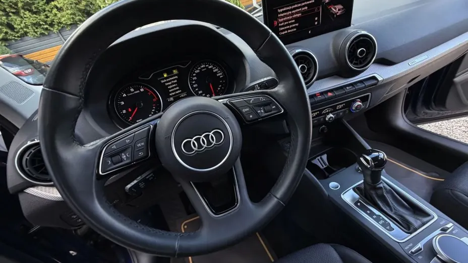 AUDI Q2 -
