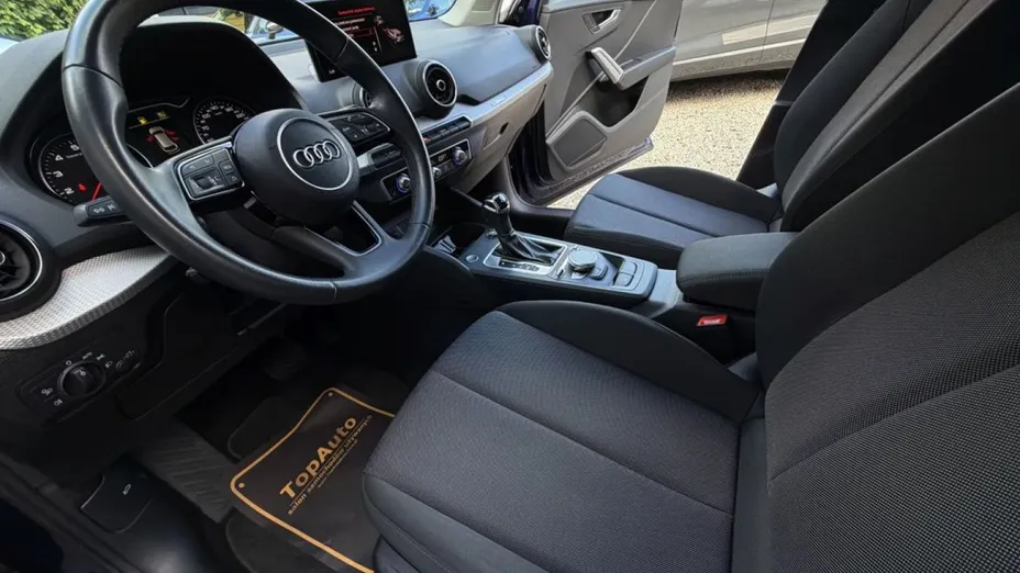 AUDI Q2 -