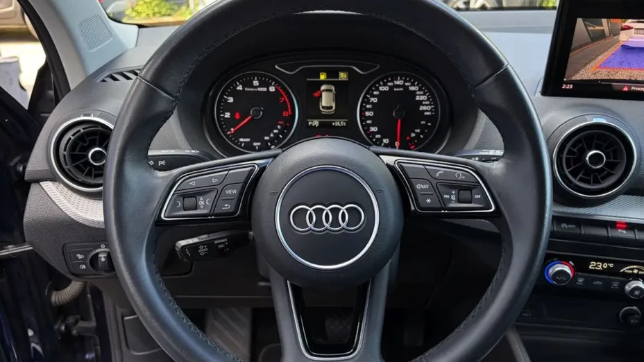 AUDI Q2 -