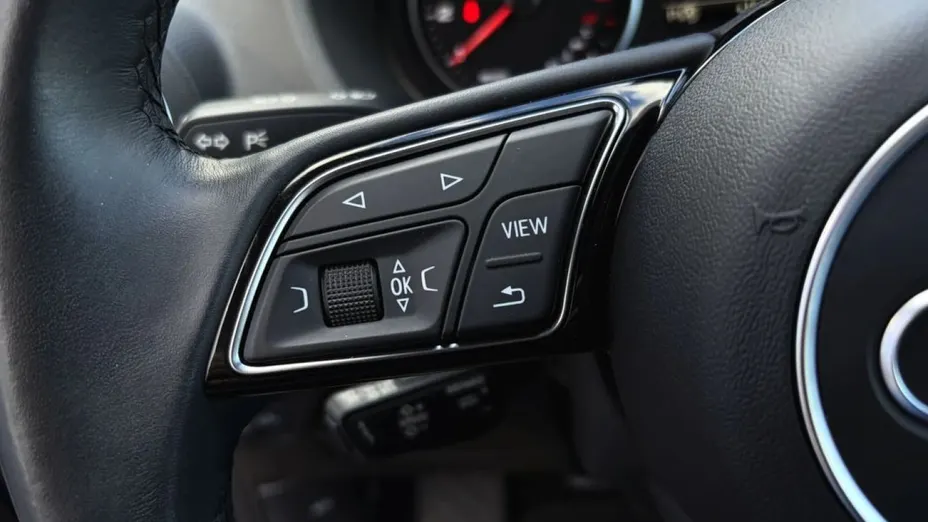 AUDI Q2 -