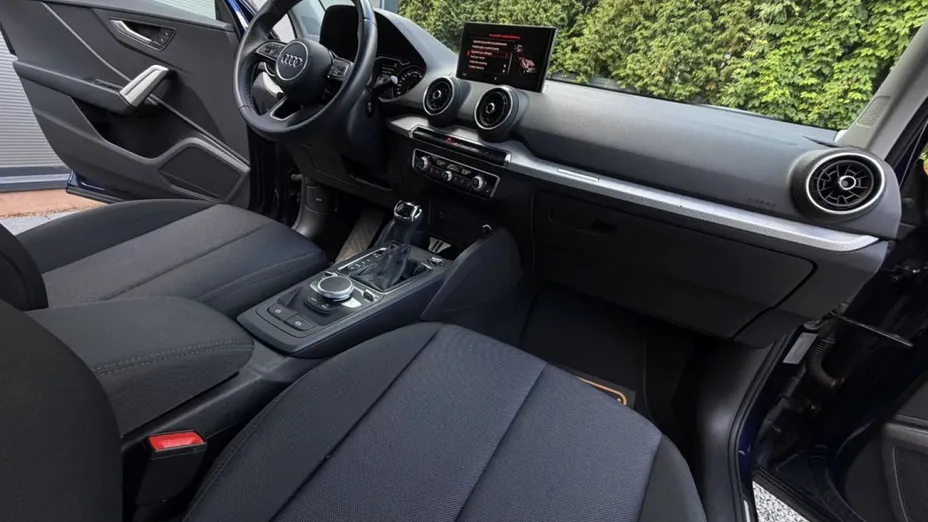 AUDI Q2 -