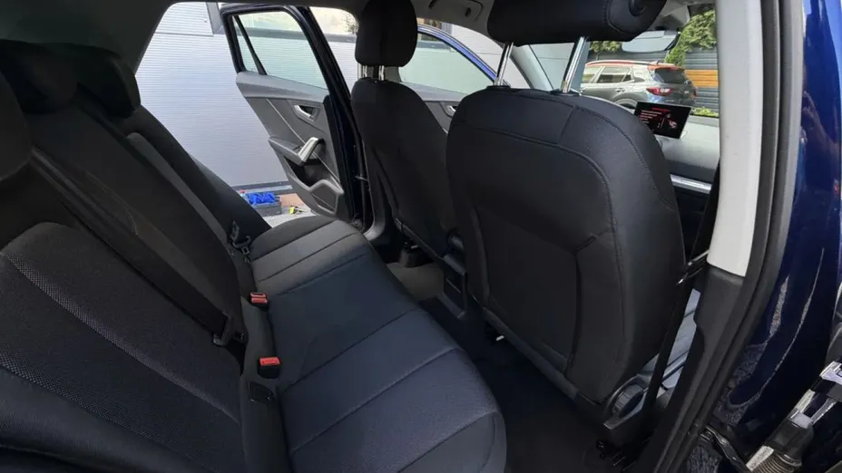 AUDI Q2 -