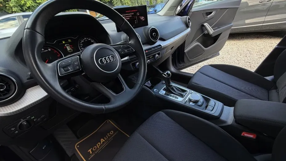 AUDI Q2 -