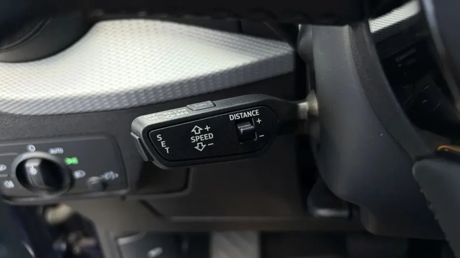 AUDI Q2 -