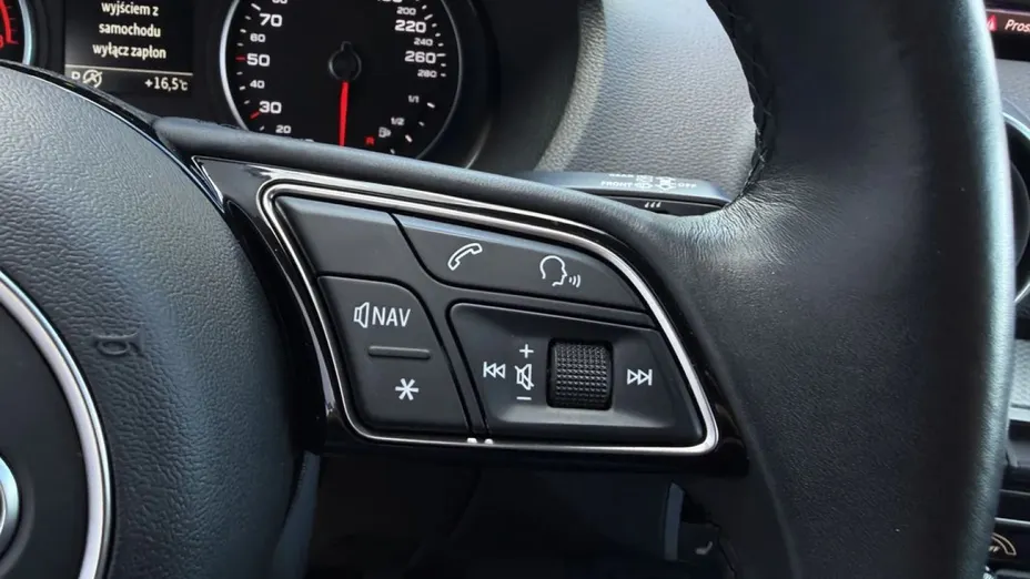 AUDI Q2 -