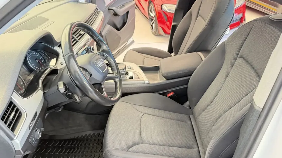 AUDI Q7 -