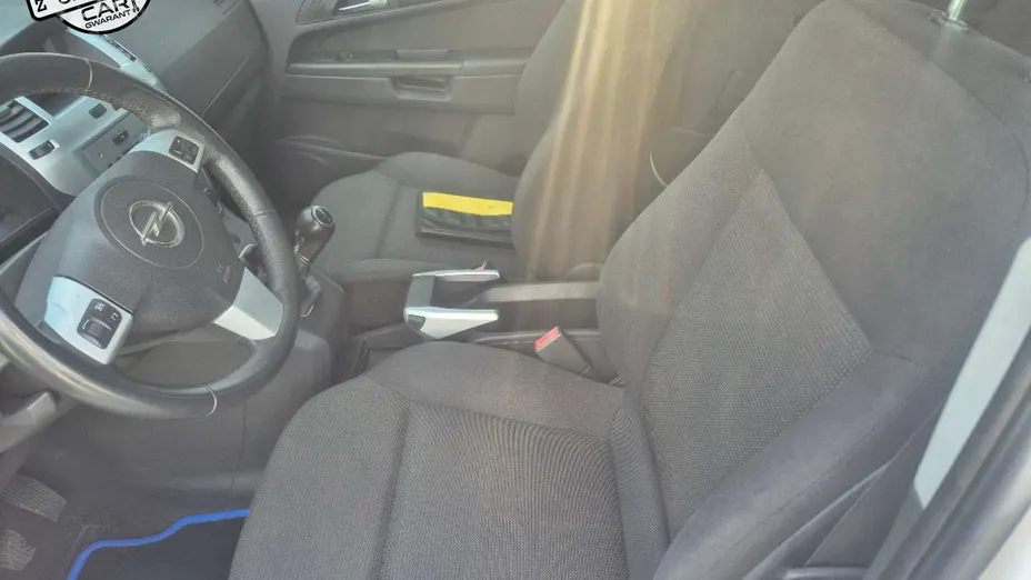 OPEL Zafira -