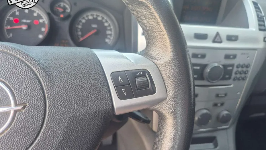 OPEL Zafira -