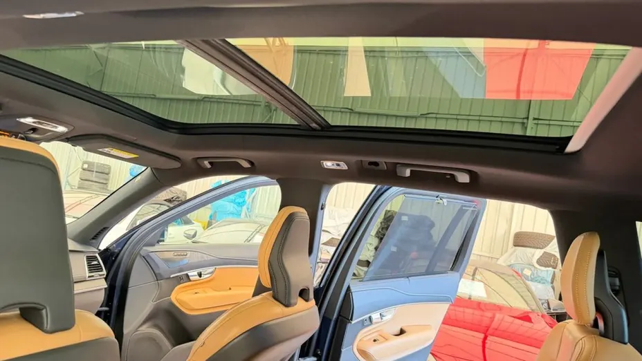 VOLVO XC90 -