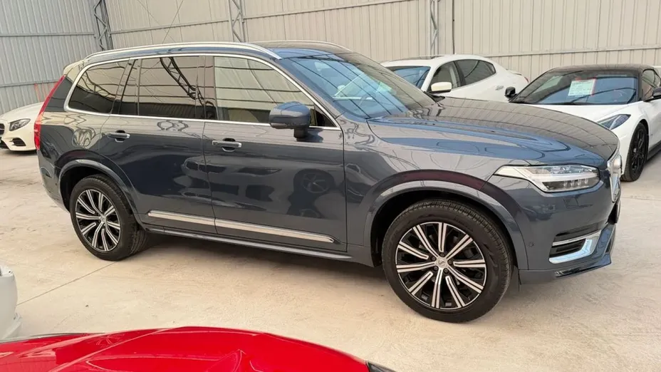 VOLVO XC90 -