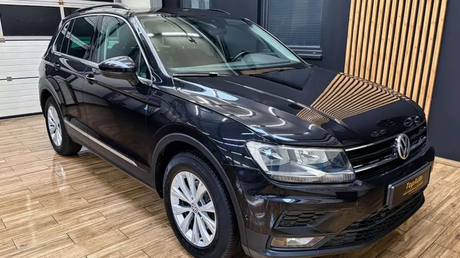 VOLKSWAGEN Tiguan -