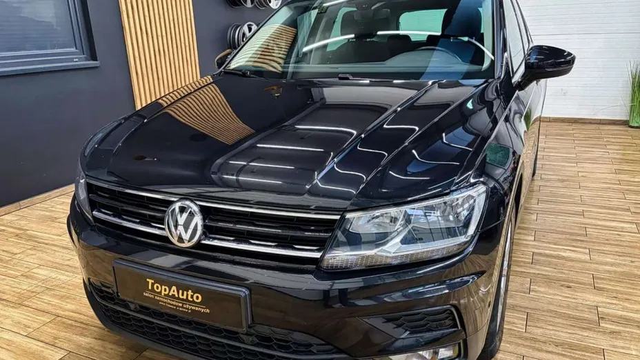 VOLKSWAGEN Tiguan -