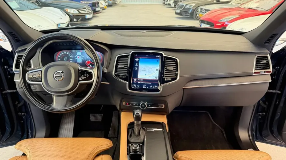 VOLVO XC90 -