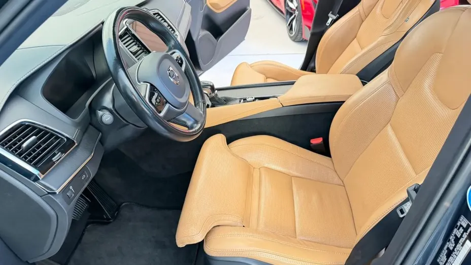 VOLVO XC90 -