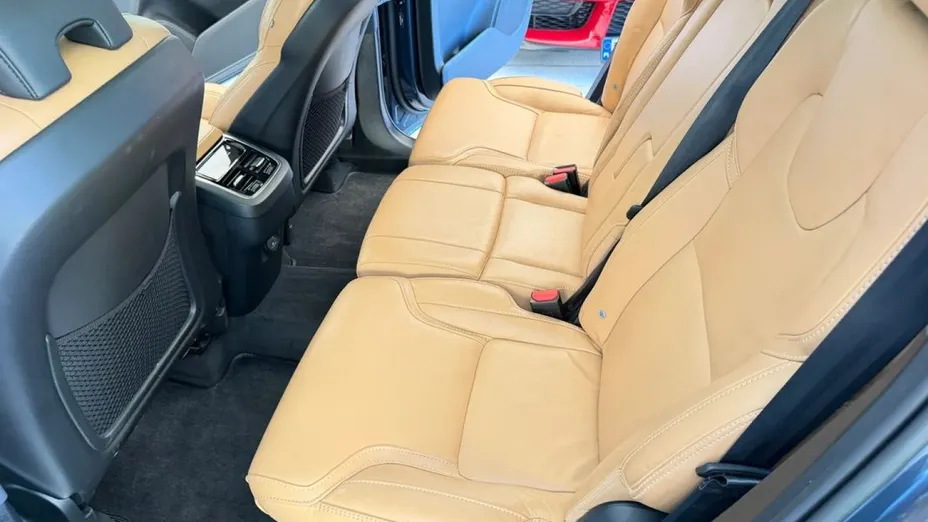 VOLVO XC90 -