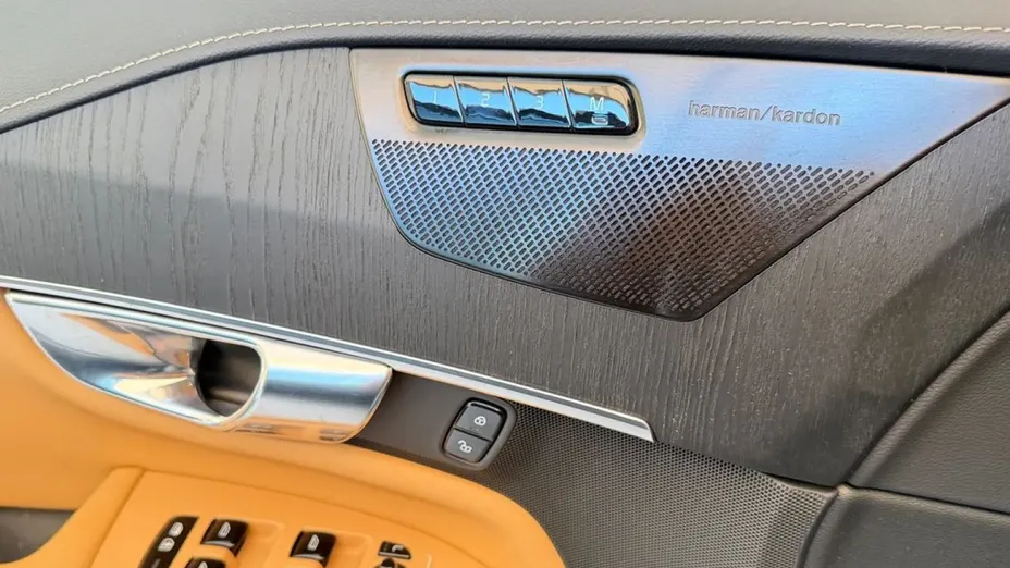 VOLVO XC90 -