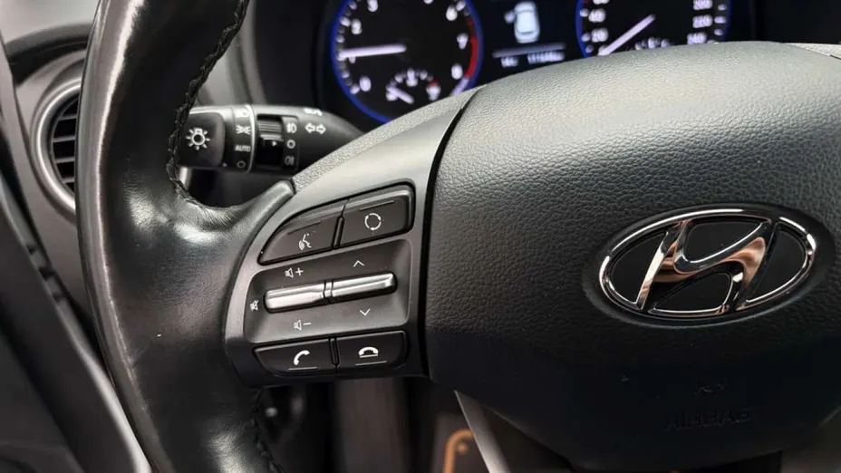 HYUNDAI Kona -