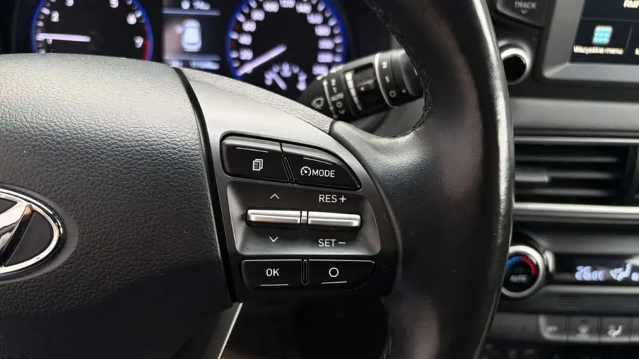 HYUNDAI Kona -