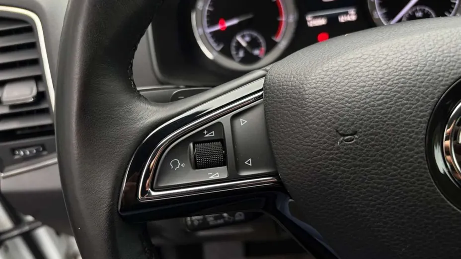 SKODA Karoq -