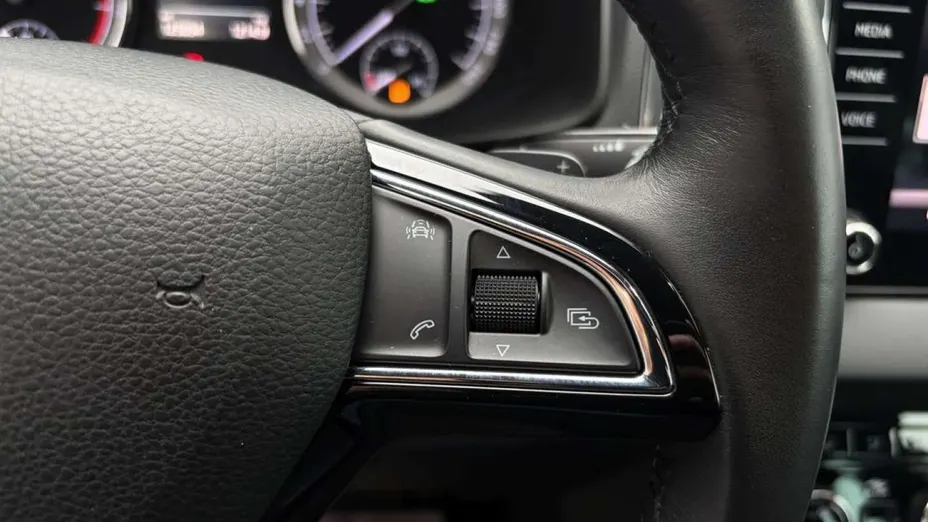 SKODA Karoq -