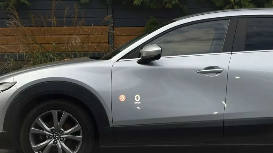 MAZDA CX-30 -