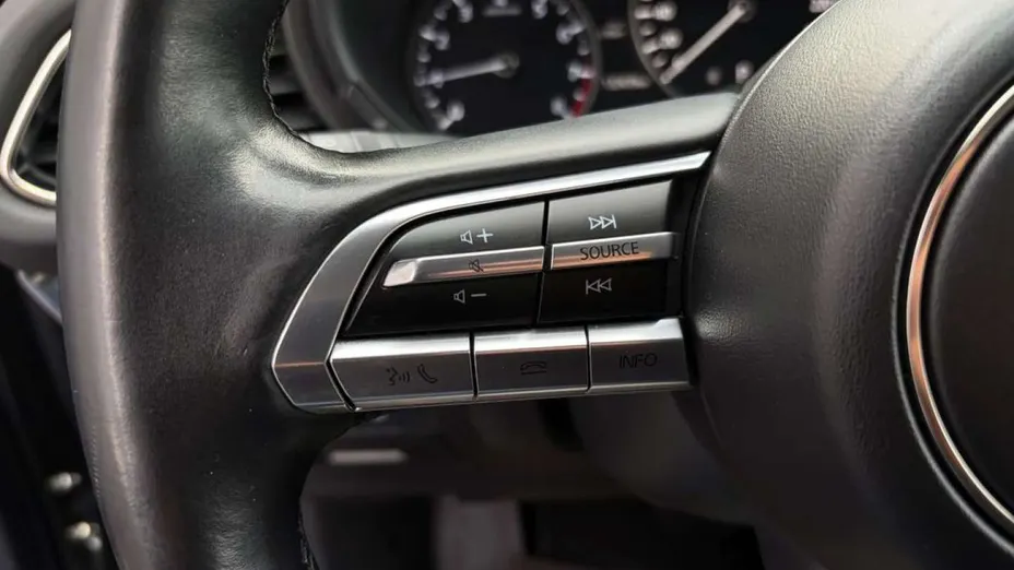 MAZDA CX-30 -
