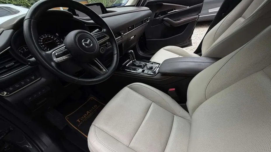 MAZDA CX-30 -