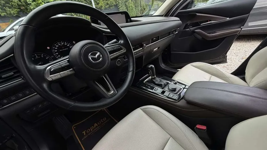 MAZDA CX-30 -
