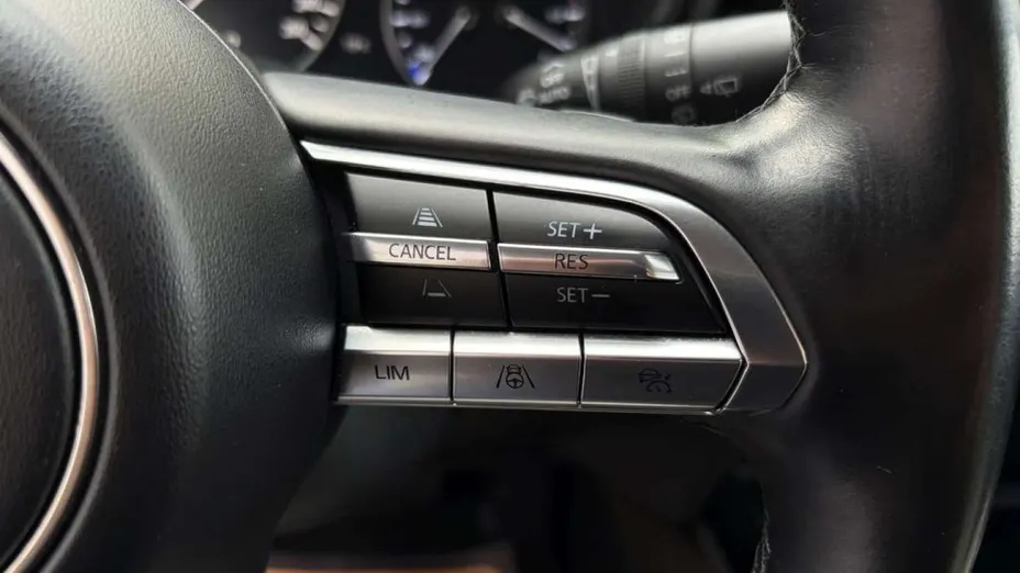 MAZDA CX-30 -