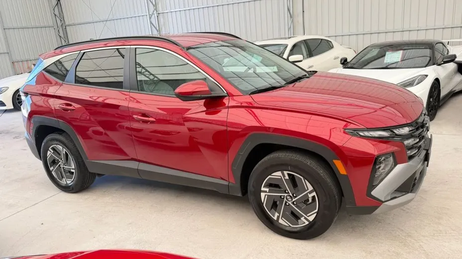 HYUNDAI Tucson -