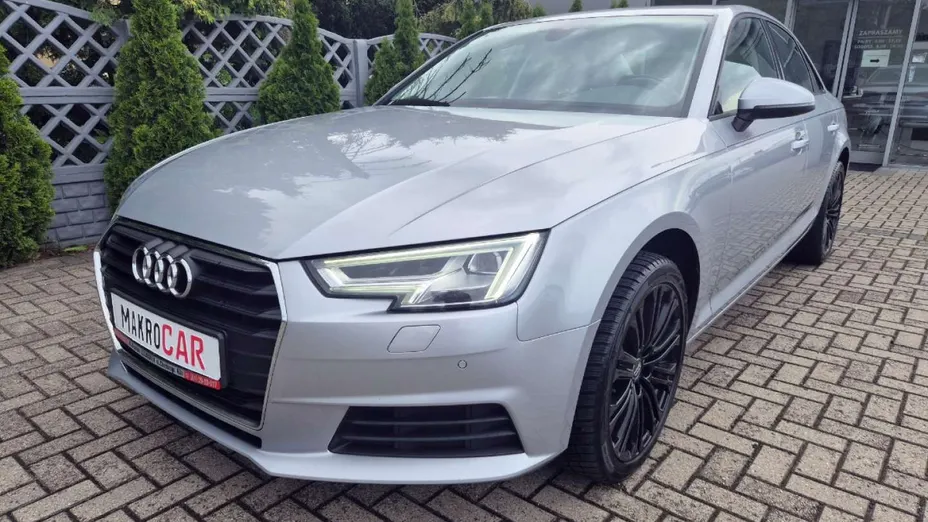 AUDI A4 -