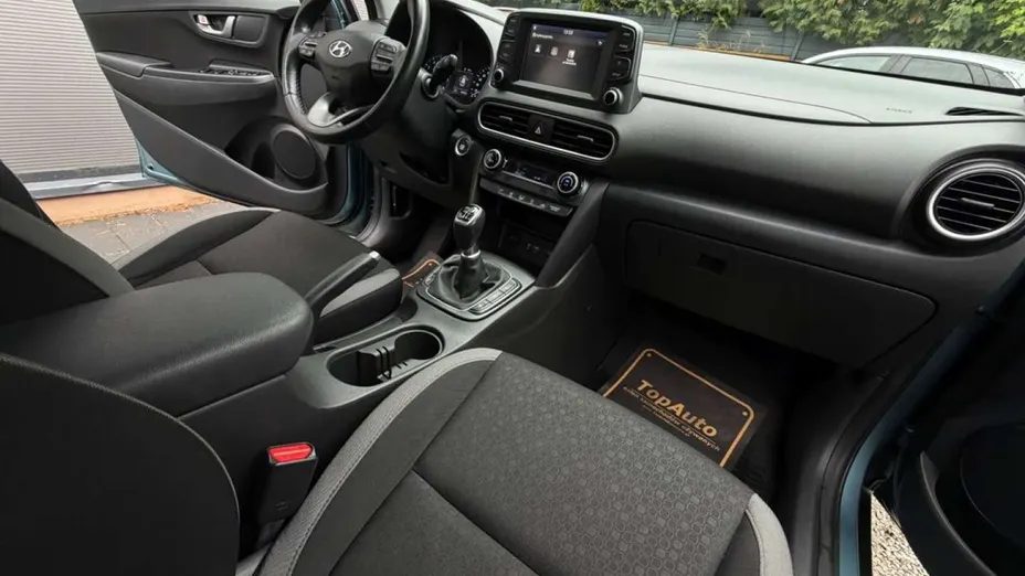HYUNDAI Kona -