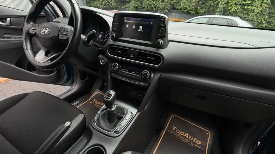 HYUNDAI Kona -
