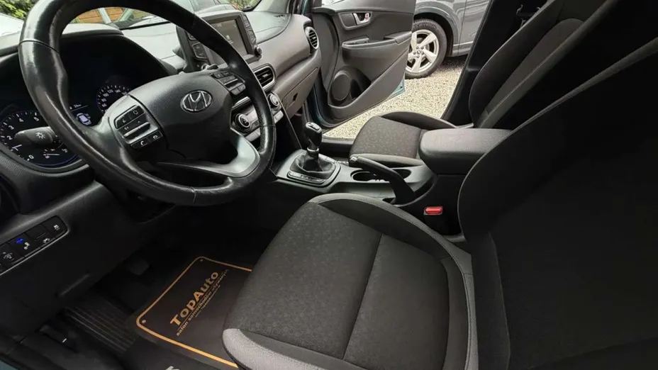 HYUNDAI Kona -